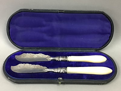 Lot 188 - A PAIR OF SILVER BLADED FISH KNIVES, TWO NURSE'S BUCKLES AND BUTTONS