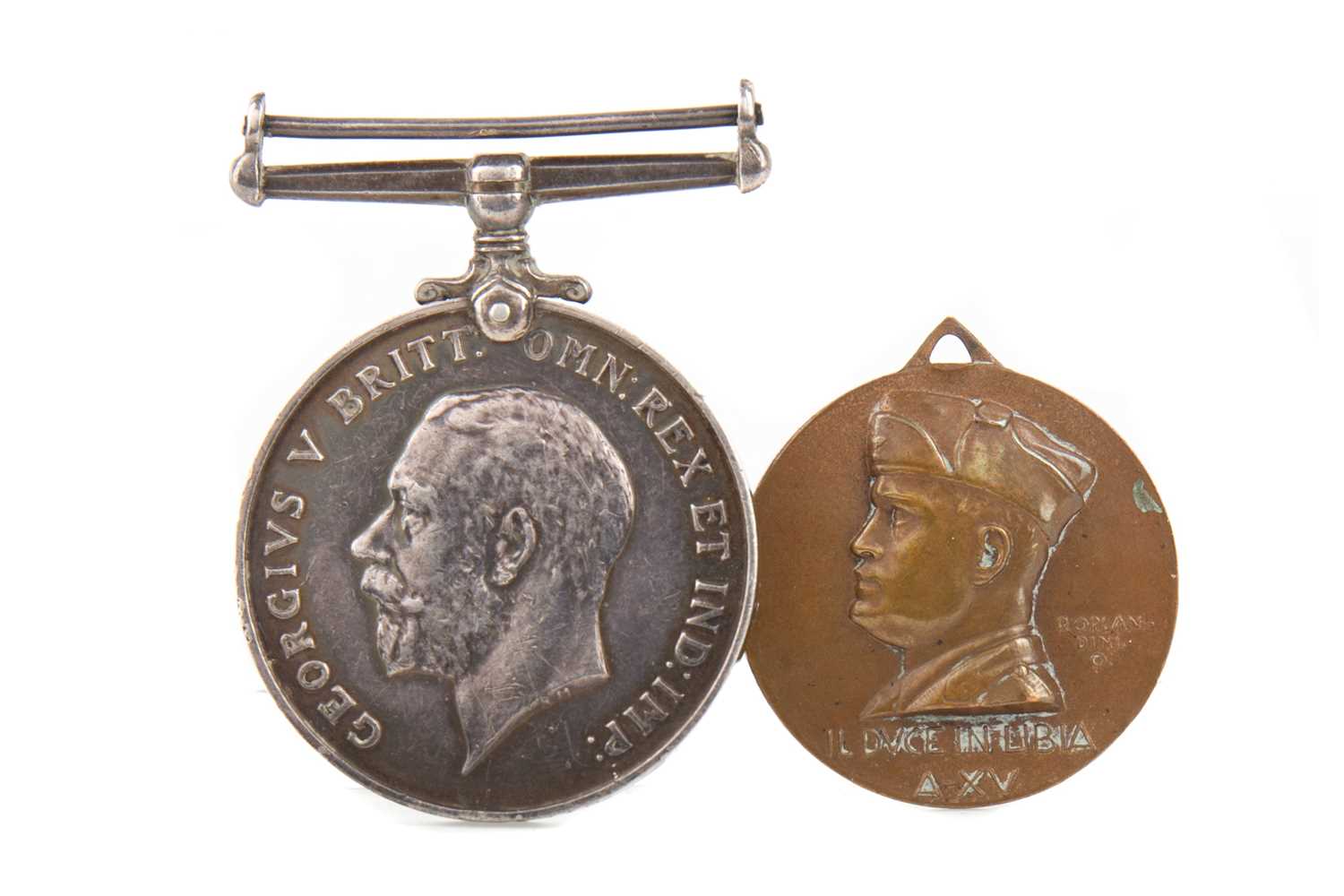 Lot 92 - A WWI WAR MEDAL AND ITALIAN LIBYA MEDAL