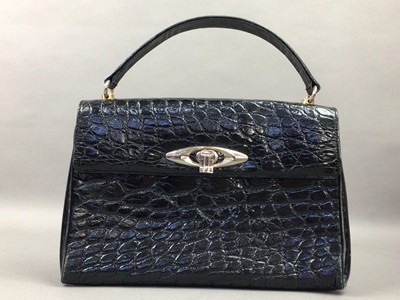 Lot 285 - FOUR VINTAGE LEATHER HANDBAGS