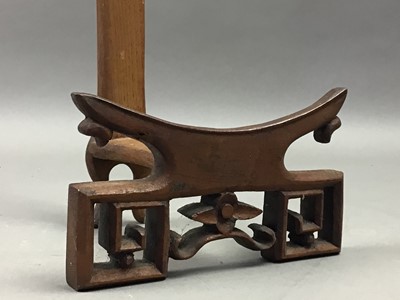 Lot 289 - A LOT OF CHINESE VASE AND PLATE STANDS