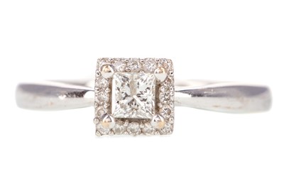 Lot 533 - A PRINCESS DIAMOND CLUSTER RING