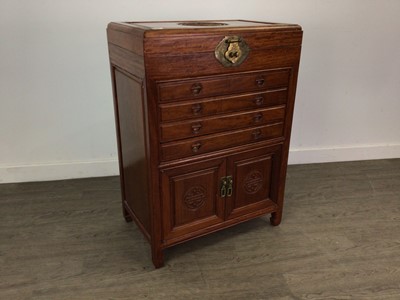 Lot 256 - A CHINESE SIDE CABINET/CANTEEN