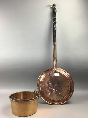 Lot 316 - A VICTORIAN COPPER KETTLE, JELLY PAN AND BED WARMING PAN