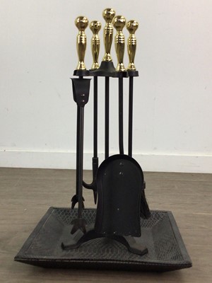 Lot 440 - A FOUR PIECE FIRESIDE COMPANION