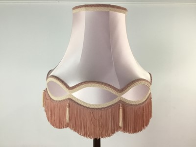 Lot 454 - A MAHOGANY STANDARD LAMP