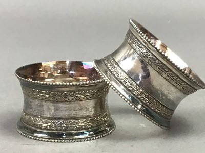Lot 510 - A SILVER NAPKIN RING AND PLATED ITEMS