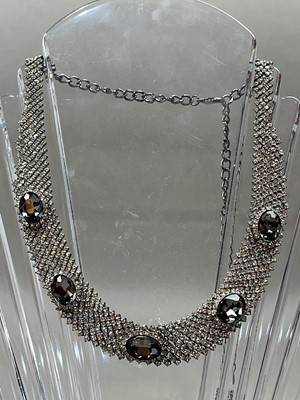 Lot 586 - A LOT OF COSTUME JEWELLERY NECKLACES