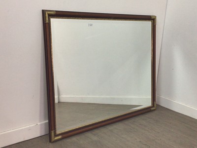Lot 580 - A MODERN MAHOGANY WALL MIRROR AND TWO TABLE LAMPS