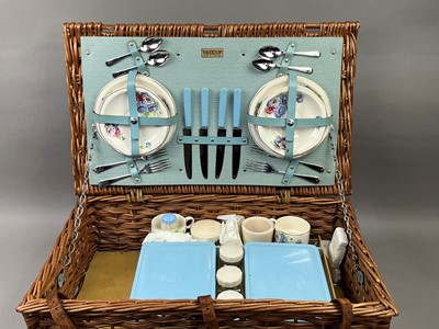 Lot 548 - A BREXTON PICNIC HAMPER