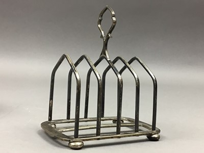 Lot 625 - A SILVER TOAST RACK AND A SILVER TOPPED JAR