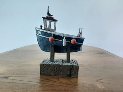 Lot 410 - * REBECCA LARDNER (BRITISH, BORN 1971), COLD CAST PORCELAIN SCULPTURE