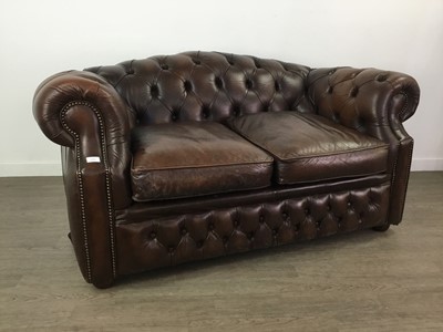 Lot 295A - A BROWN LEATHER TWO SEAT BUTTONED CHESTERFIELD SETTEE