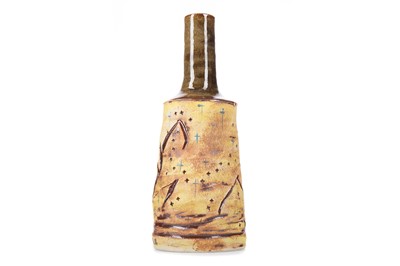 Lot 515 - YOUNGGI SEO (SOUTH KOREAN), STUDIO POTTERY VASE