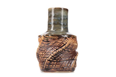 Lot 523 - YOUNGGI SEO (SOUTH KOREAN), STUDIO POTTERY VASE