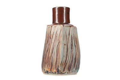 Lot 395 - YOUNGGI SEO (SOUTH KOREAN), STUDIO POTTERY VASE