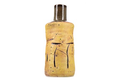 Lot 510 - YOUNGGI SEO (SOUTH KOREAN), STUDIO POTTERY VASE