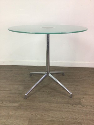 Lot 86 - A CIRCULAR GLASS TOPPED TABLE WITH CHROME BASE