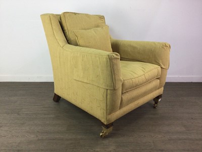 Lot 882 - AN EARLY 20TH CENTURY EASY ARMCHAIR