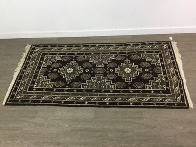 Lot 96 - WOOL RUG WITH GEOMETRIC DESIGN