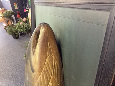 Lot 166 - AN EARLY 20TH CENTURY FOLK ART CARVED AND PAINTED WOOD MODEL OF AN ATLANTIC SALMON