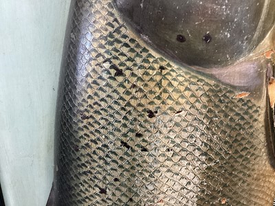 Lot 166 - AN EARLY 20TH CENTURY FOLK ART CARVED AND PAINTED WOOD MODEL OF AN ATLANTIC SALMON