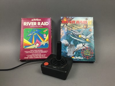 Lot 997 - AN ATARI 2600 VCS, JOYSTICK AND GAMES