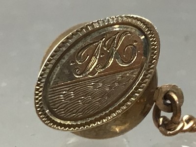 Lot 116 - A NINE CARAT GOLD STUD