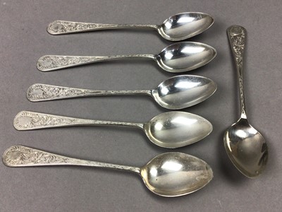 Lot 118 - A SET OF SIX EARLY 20TH CENTURY OLD ENGLISH TEASPOONS