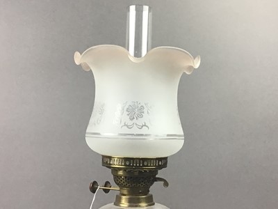 Lot 154 - A VICTORIAN BRASS OIL LAMP