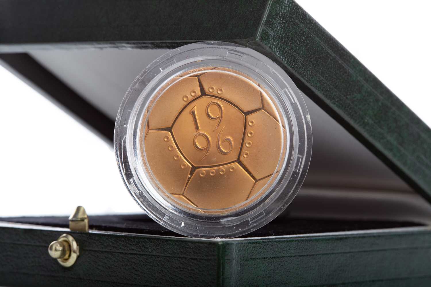 Lot 11 - GOLD PROOF TWO POUND COIN