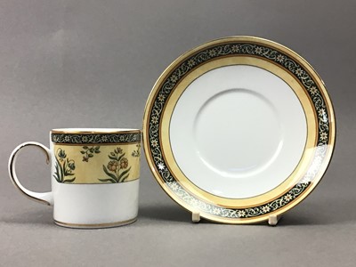 Lot 197 - A WEDGWOOD INDIA PART COFFEE SERVICE AND A ROYAL CROWN DERBY CABINET PLATE