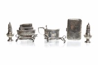 Lot 28 - LOT OF SMALL SILVER COLLECTABLES to include a...