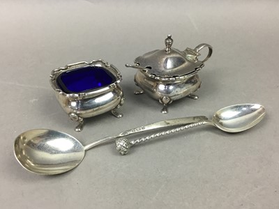 Lot 469 - GEORGE V SILVER MUSTARD POT