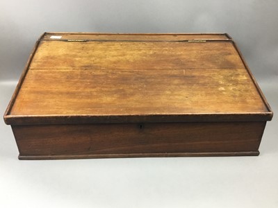 Lot 251 - A LATE 19TH/EARLY 20TH CENTURY MAHOGANY WRITING SLOPE