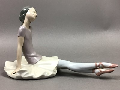 Lot 265 - FIVE LLADRO FIGURES AND TWO MINIATURE ROYAL DOULTON FIGURES