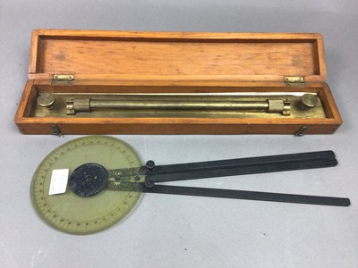 Lot 252 - A U.W.W. MAKERS BIRMINGHAM BRASS ROLLING RULER AND OTHER ITEMS