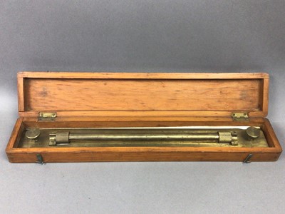 Lot 252 - A U.W.W. MAKERS BIRMINGHAM BRASS ROLLING RULER AND OTHER ITEMS