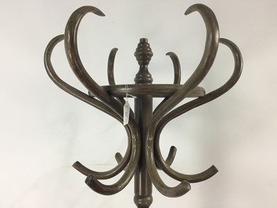 Lot 281 - A 20TH CENTURY REPRODUCTION COAT/HALL STAND