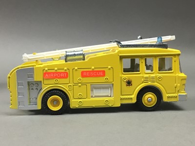 Lot 992A - A DINKY 263 AIRPORT FIRE RESCUE TENDER MODEL