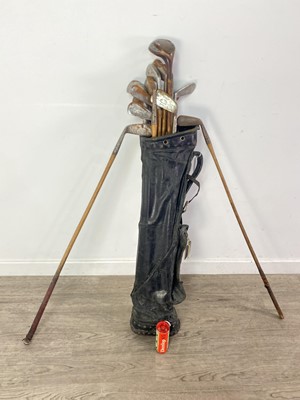 Lot 1571 - A COLLECTION OF LATE 19TH/EARLY 20TH CENTURY HICKORY SHAFTED GOLF CLUBS