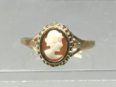 Lot 417 - FIVE NINE CARAT GOLD RINGS