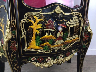 Lot 335 - A CHINOISERIE VITRINE CABINET