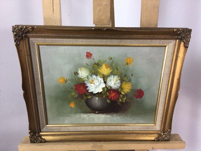 Lot 430 - AN EARLY 20TH CENTURY CARICATURE OF A GENTLEMAN AND OTHER PICTURES