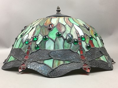 Lot 457 - A TIFFANY STYLE TABLE LAMP