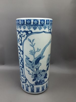 Lot 485 - A CHINESE BLUE AND WHITE STICK STAND