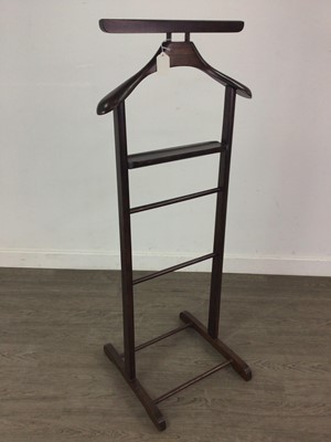 Lot 499 - AN OAK VALET STAND, NEST OF TABLES AND A DRESSING MIRROR