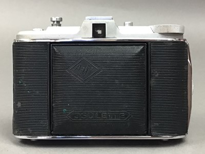 Lot 362 - A VINTAGE CAMERA AND ACCESSORIES