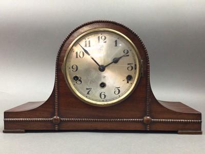 Lot 382 - AN ART DECO MANTLE CLOCK
