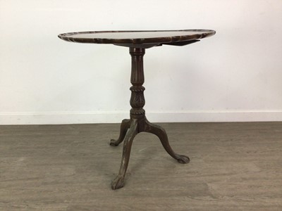 Lot 554 - A MAHOGANY TILT TOP TABLE