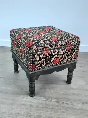 Lot 529 - A CHINESE STYLE FOOTSTOOL